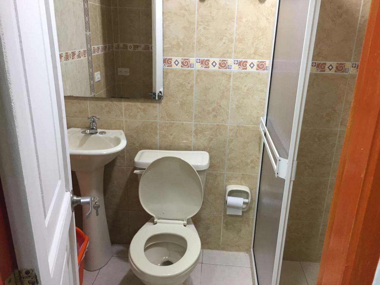 Guatapé Casa Hostal Las Palmeras מראה חיצוני תמונה
