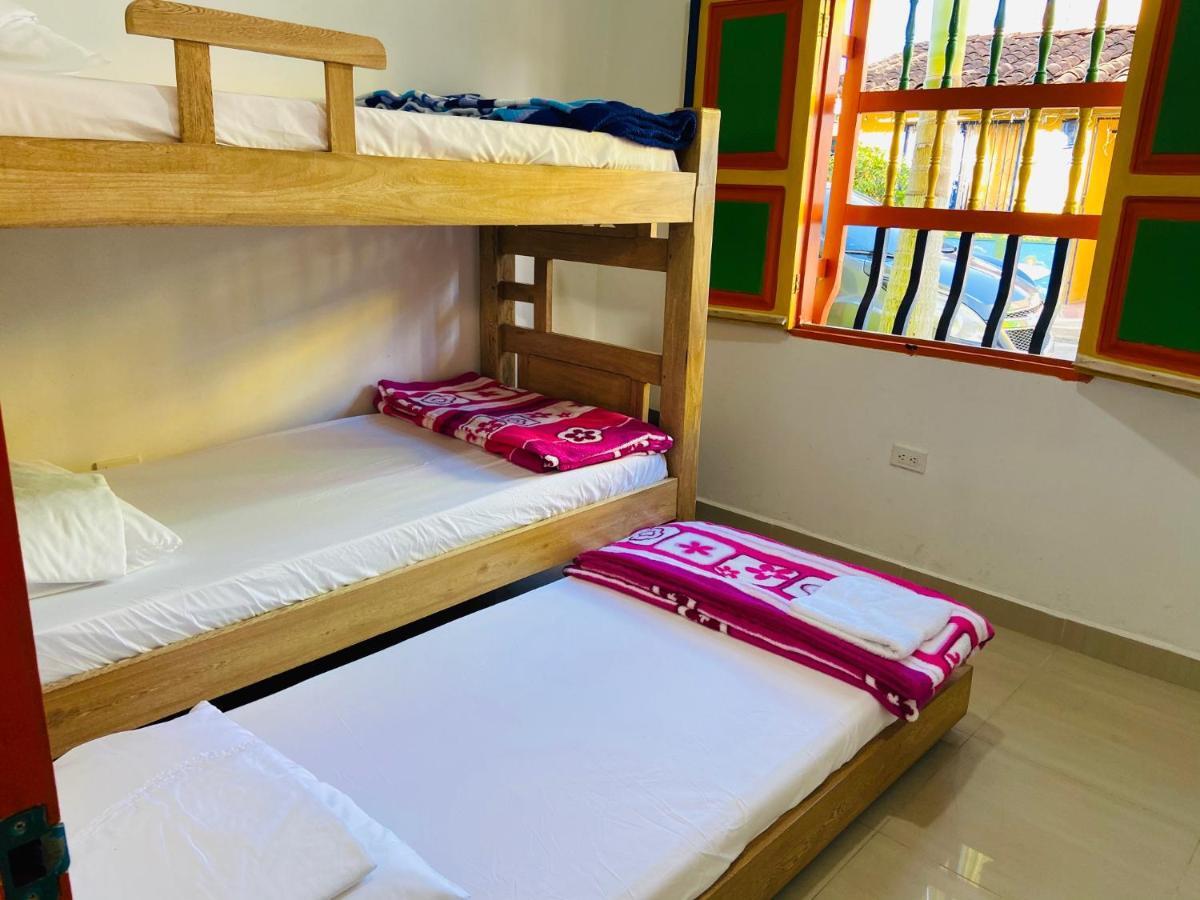 Guatapé Casa Hostal Las Palmeras מראה חיצוני תמונה