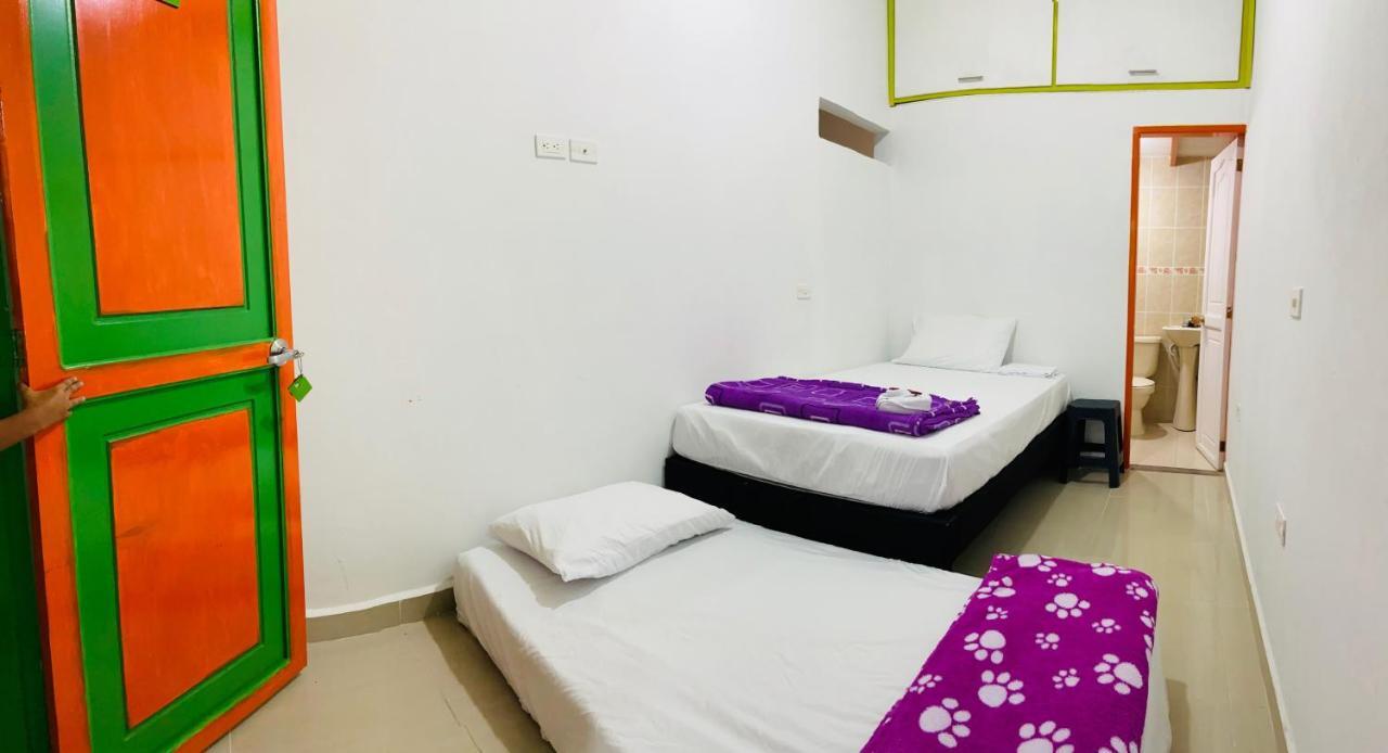 Guatapé Casa Hostal Las Palmeras מראה חיצוני תמונה