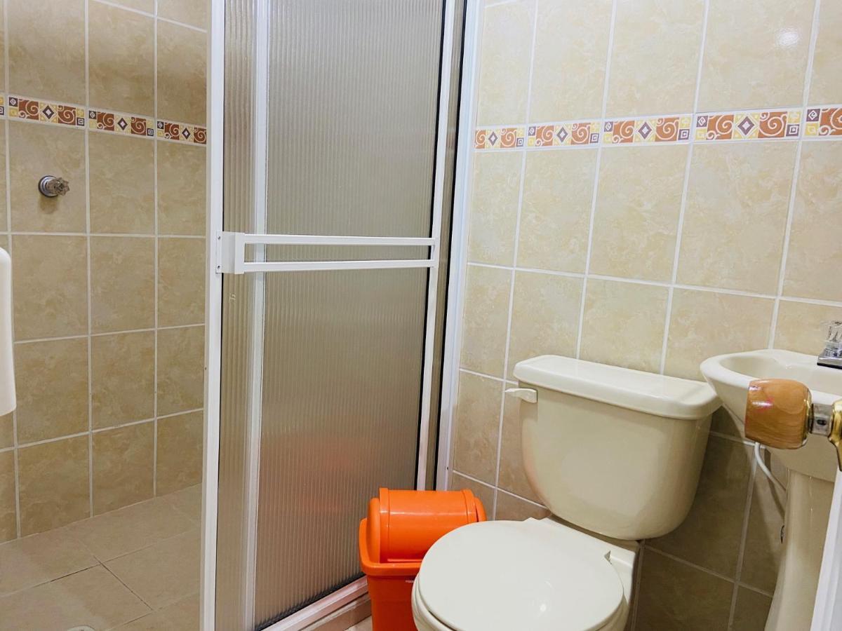 Guatapé Casa Hostal Las Palmeras מראה חיצוני תמונה