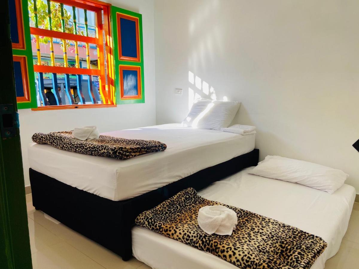 Guatapé Casa Hostal Las Palmeras מראה חיצוני תמונה