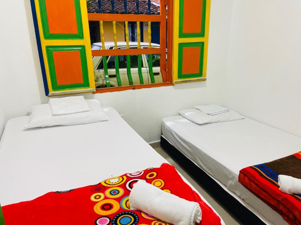 Guatapé Casa Hostal Las Palmeras מראה חיצוני תמונה