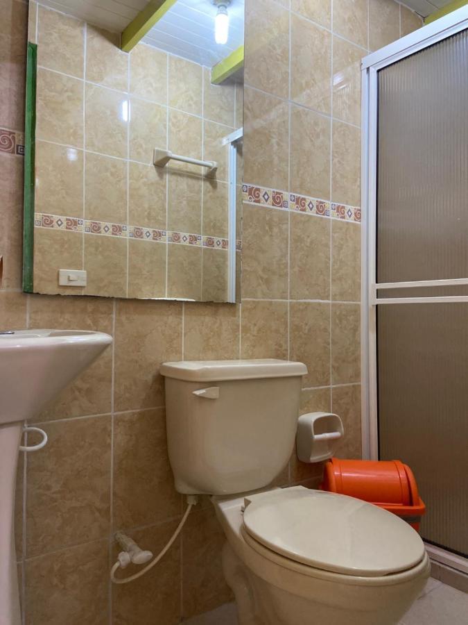 Guatapé Casa Hostal Las Palmeras מראה חיצוני תמונה