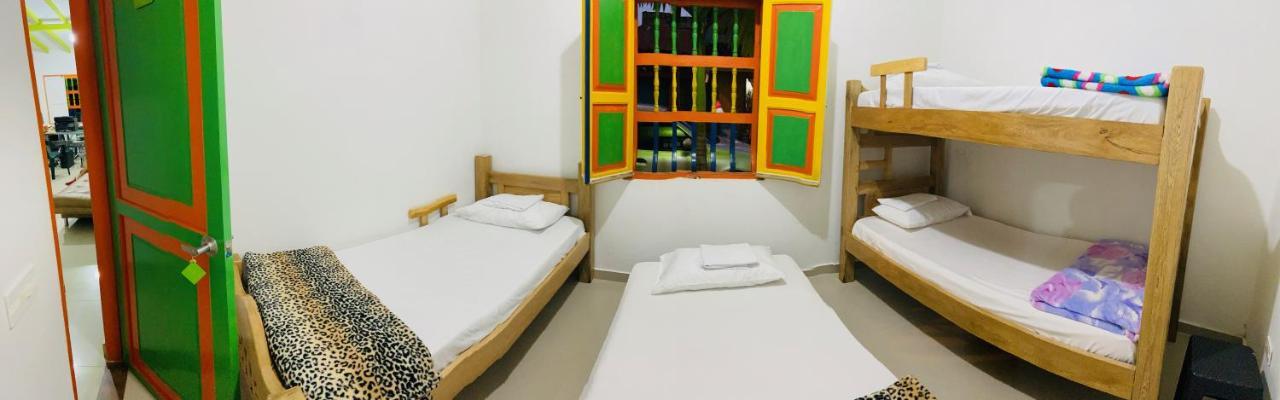 Guatapé Casa Hostal Las Palmeras מראה חיצוני תמונה