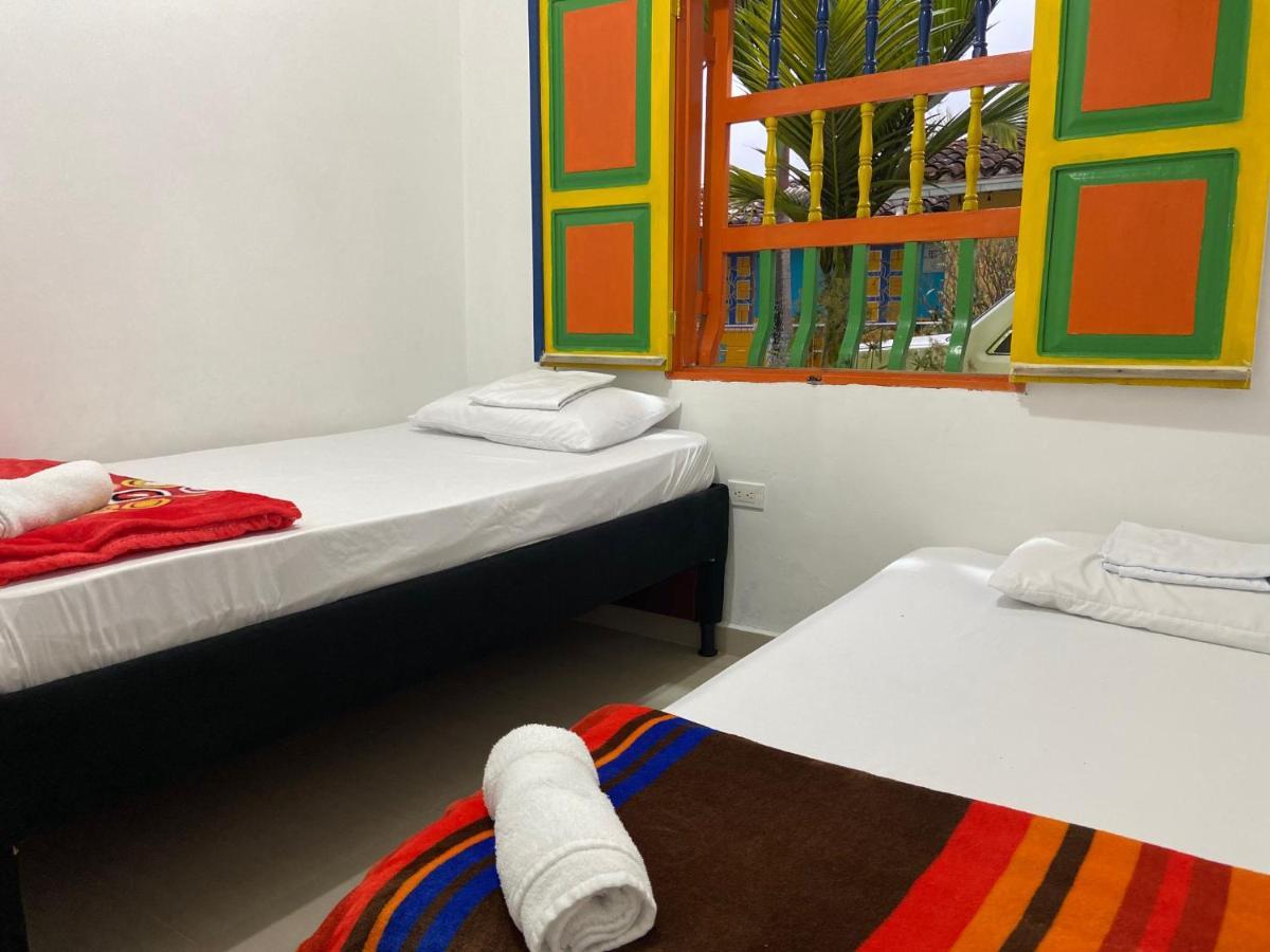 Guatapé Casa Hostal Las Palmeras מראה חיצוני תמונה