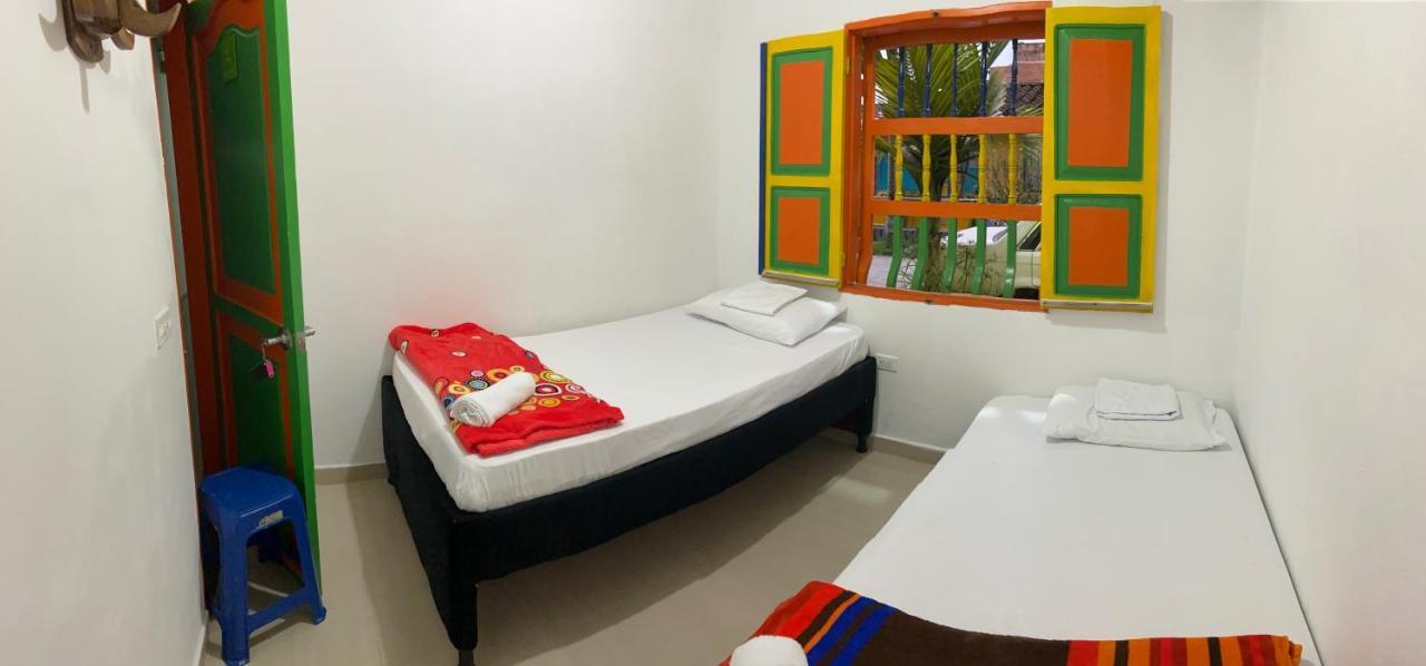 Guatapé Casa Hostal Las Palmeras מראה חיצוני תמונה